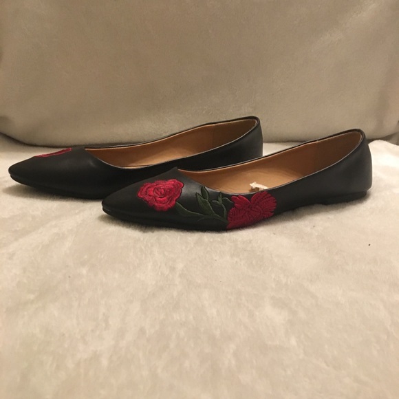 Black flats - Picture 2 of 3